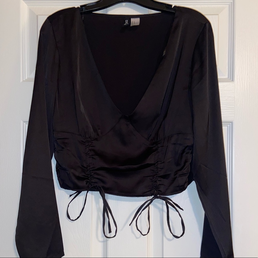 H&M Black low cut blouse